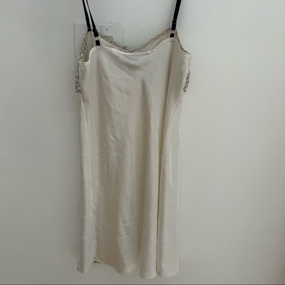 SOLD ON DEPOP - Black and white lace satin teddy in a size small - Picture 2 of 3